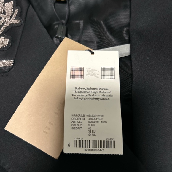 Burberry Blazer Authentic NWT. - Picture 8 of 13